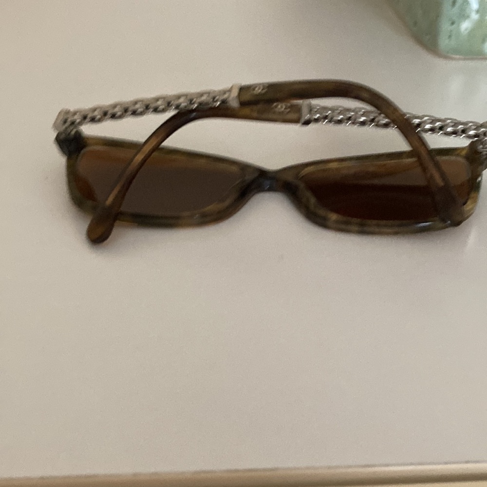 Chanel sunglasses tortoise EUC Authentic! - Picture 12 of 12